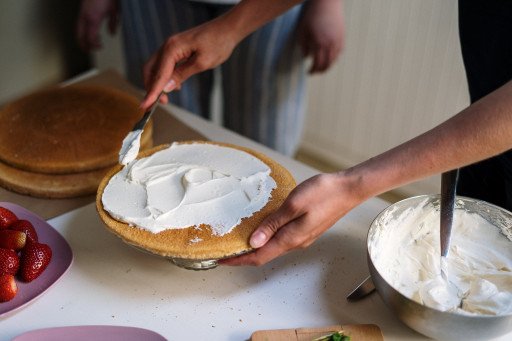 The Ultimate Guide to Baking the Perfect Coconut Cake: A Step-by-Step Recipe