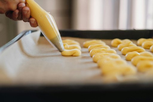 The Ultimate Guide to Selecting the Best Piping Bag for Your Baking Needs